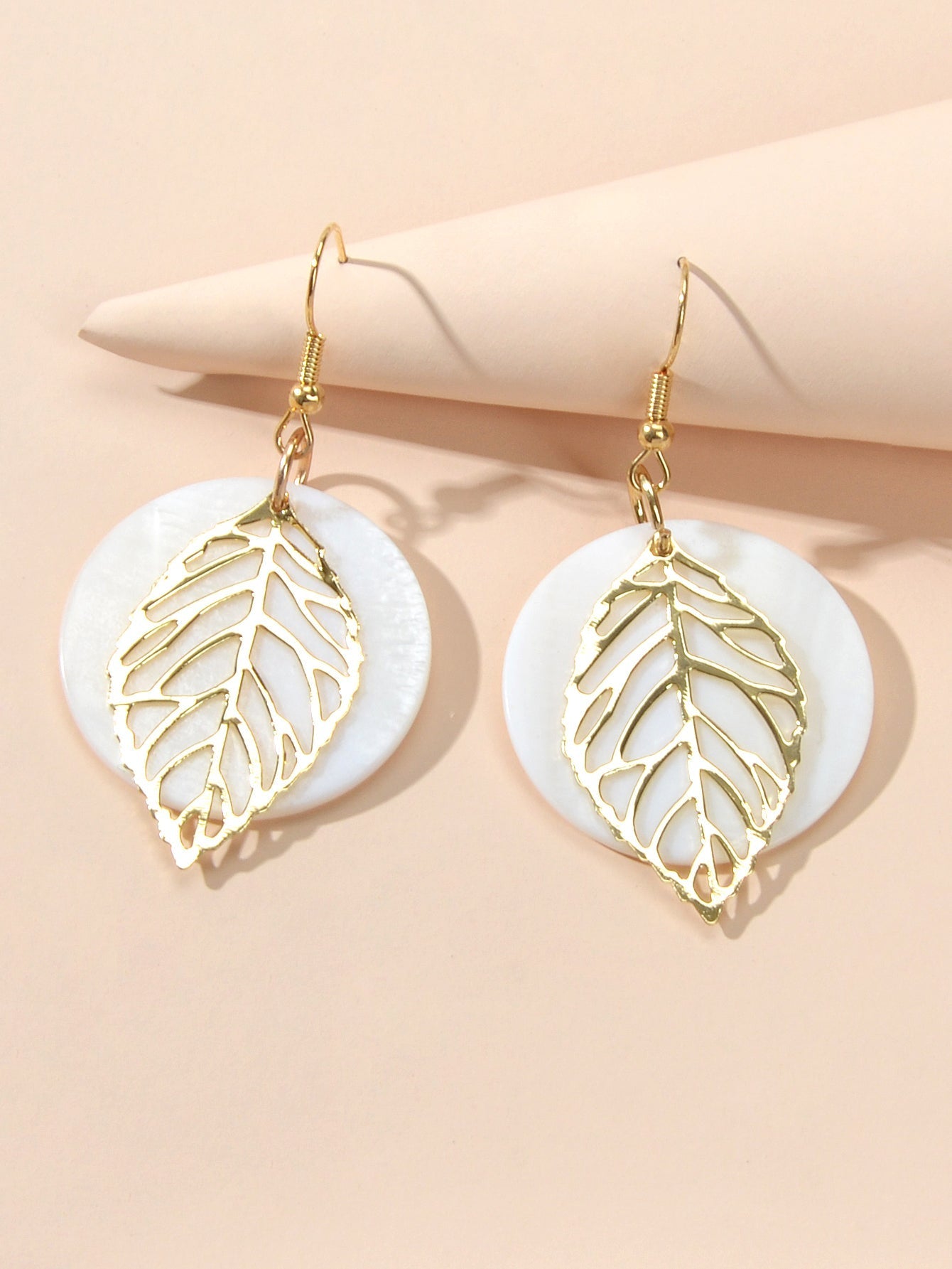 Trendy Gold Leaf White Shell Disc Round Charm Dangle Bho Chic Holiday Earrings Feelontop Jewellery