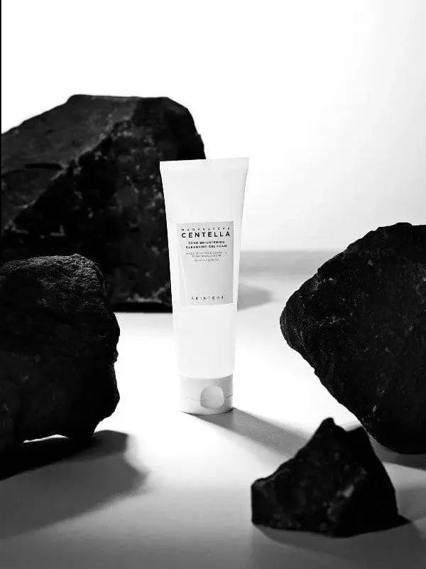 SKIN1004 Madagascar Centella Tone Brightening Cleansing Gel Foam 125ml-0