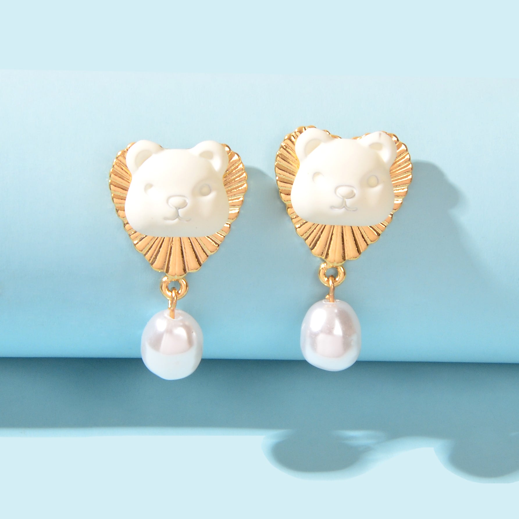 Lovely Cartoon White Bear Pierced Pearl Charm Gold Heart Hypoallergenic Earrings Feelontop Jewellery