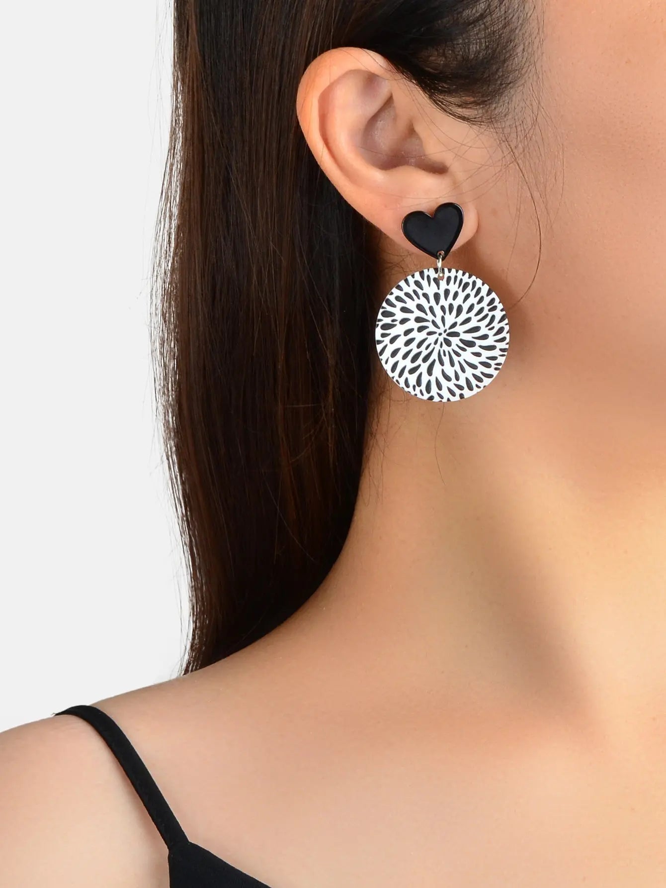 Boho Retro White Black Geometric Pattern Heart Round Acrylic Holiday Earrings Feelontop Jewellery