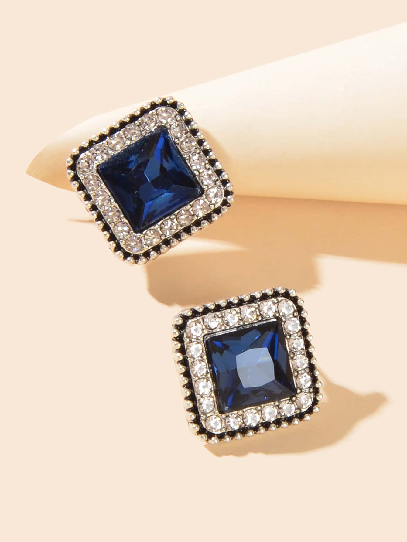 Dazzling Sophistication: Handcrafted Rhinestone Stud Earrings for Effortless Glamour and Timeless Style Feelontop Jewellery