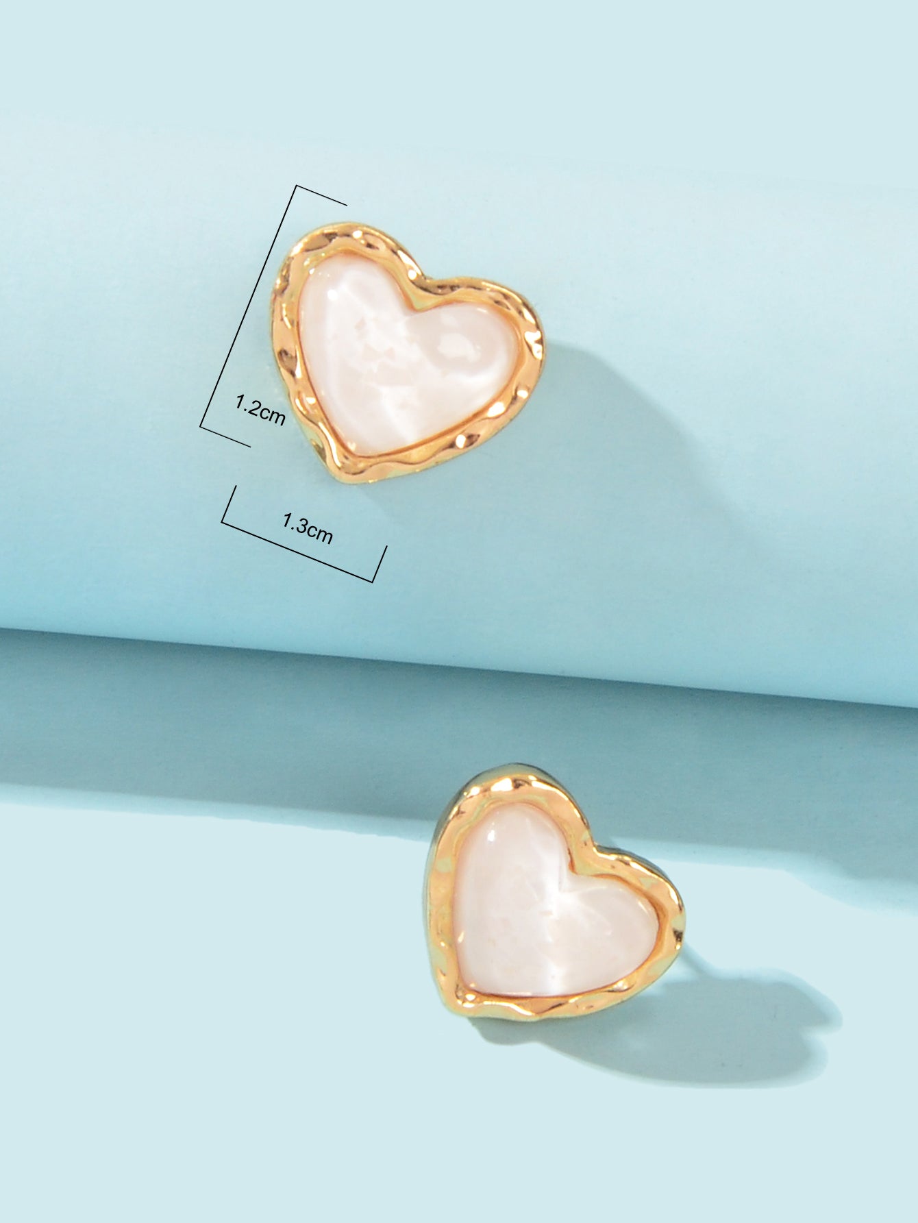 Exquisite Lightweight White Black Resin Heart Stud Earrings Valentine Jewellery Feelontop Jewellery