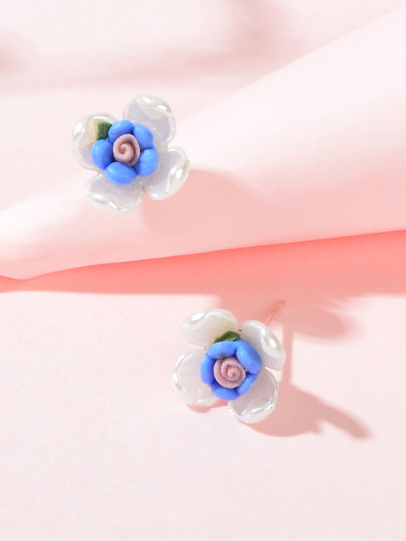 Sweet Elegant White Blue Resin Petal Hypoallergenic Chic Flower Stud Earrings Feelontop Jewellery