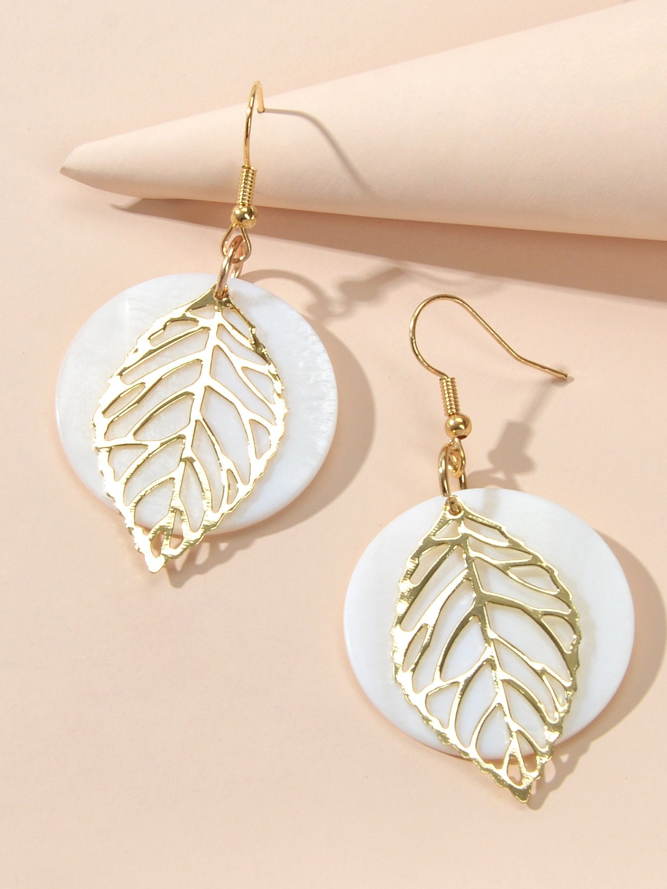 Trendy Gold Leaf White Shell Disc Round Charm Dangle Bho Chic Holiday Earrings Feelontop Jewellery