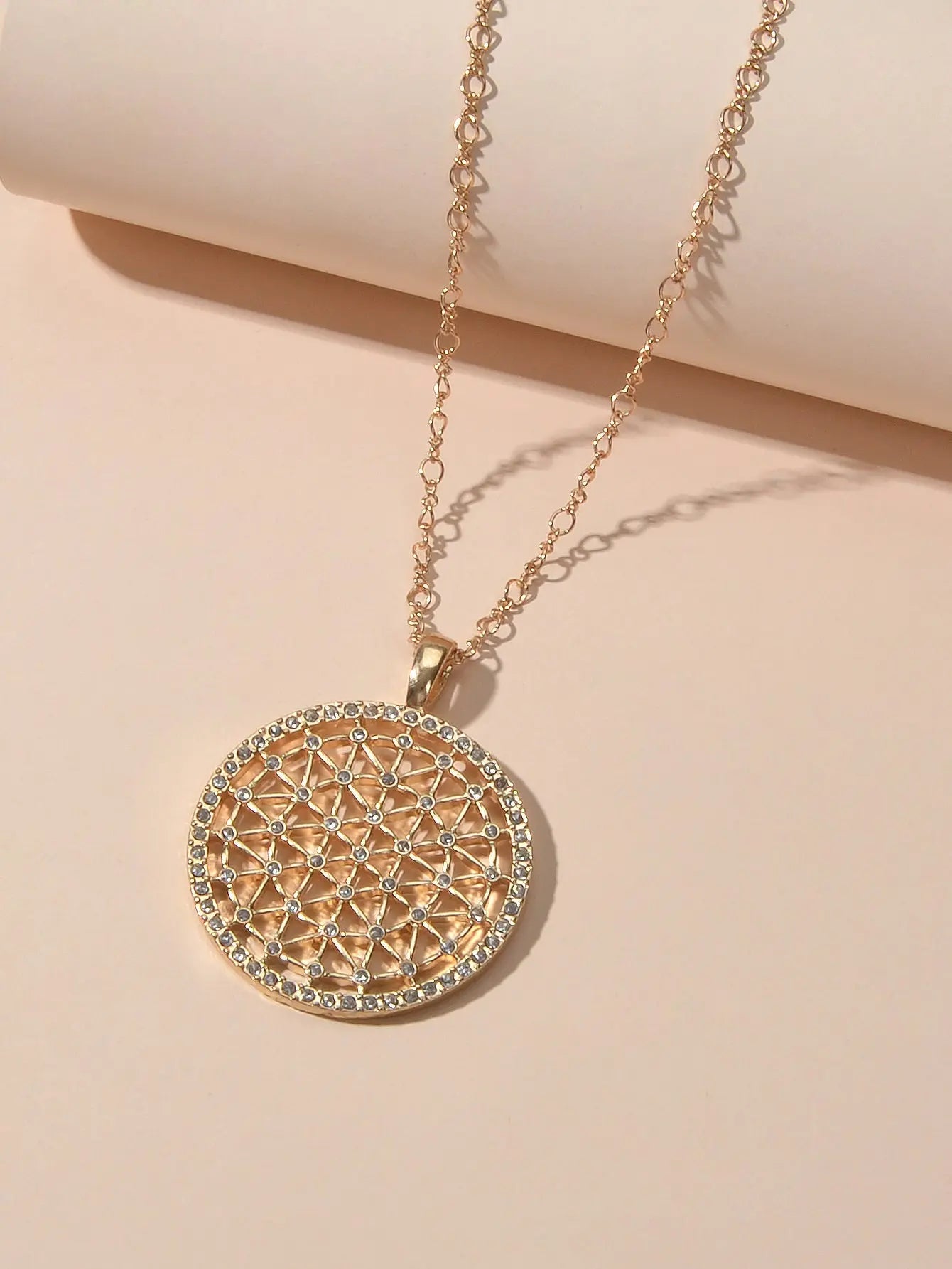 Good Quality Jewellery Gold Chain Rhinestone Decor Hollow Round Pendant Necklace Feelontop Jewellery