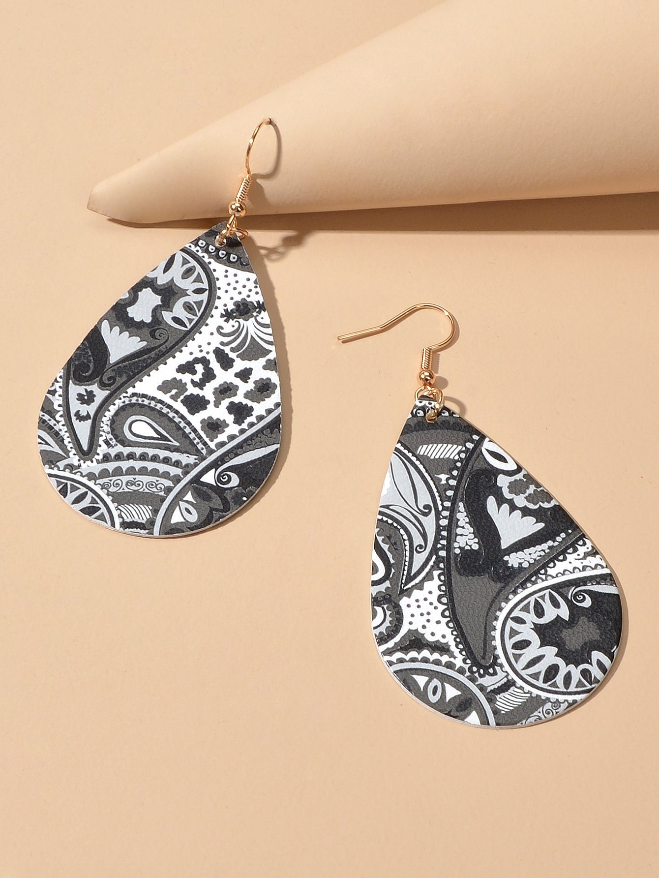 Ethnic Jewellery White Black Geometric Pu Leather Water Drop Dangle Earrings Feelontop Jewellery