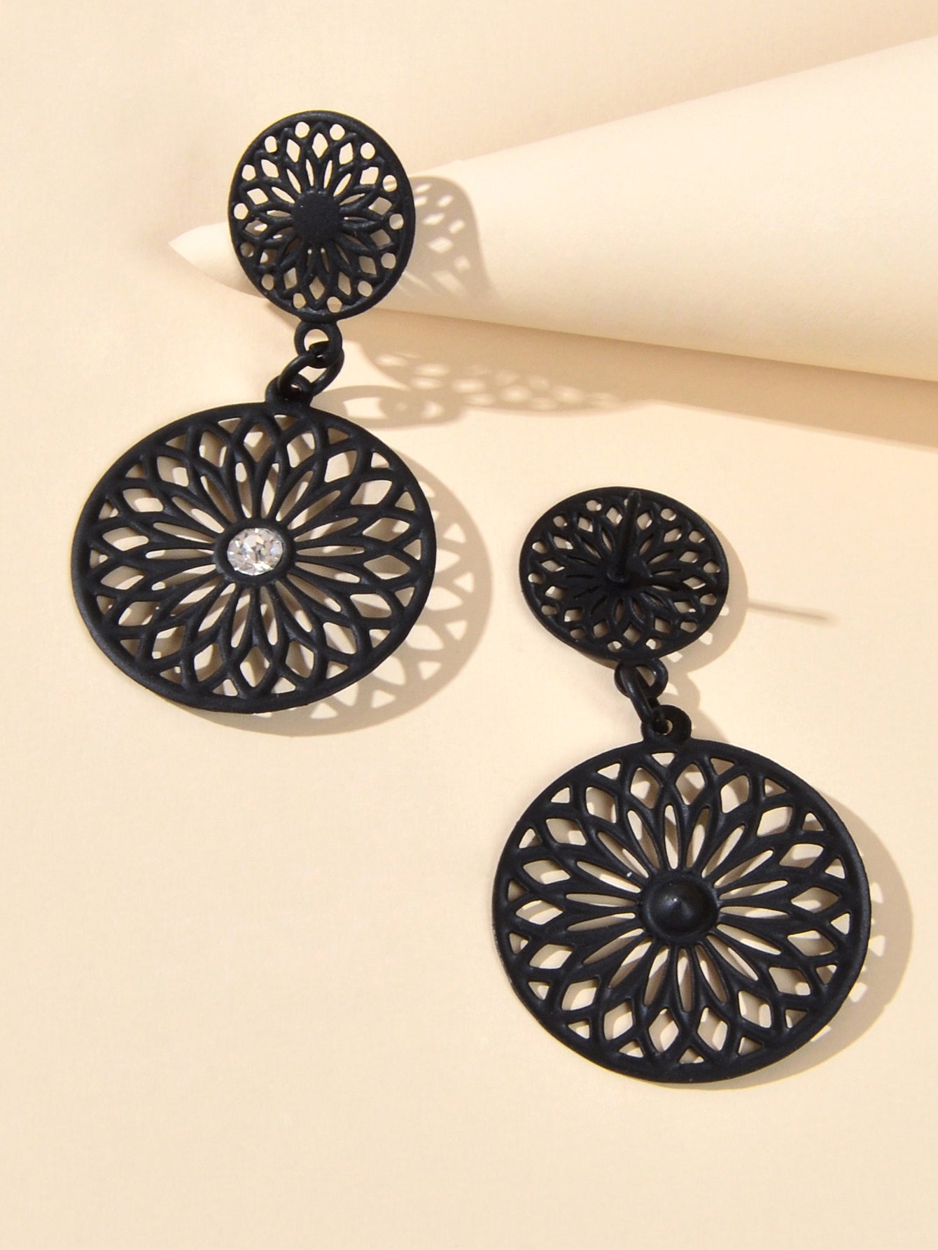 Vintage Jewellery Hollow Out Mandala Black Carved Flower Pattern Round Earrings Feelontop Jewellery